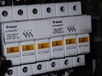 USED 2000 YASKAWA ELECTRIC CORPORATION YASNACXRCUP20