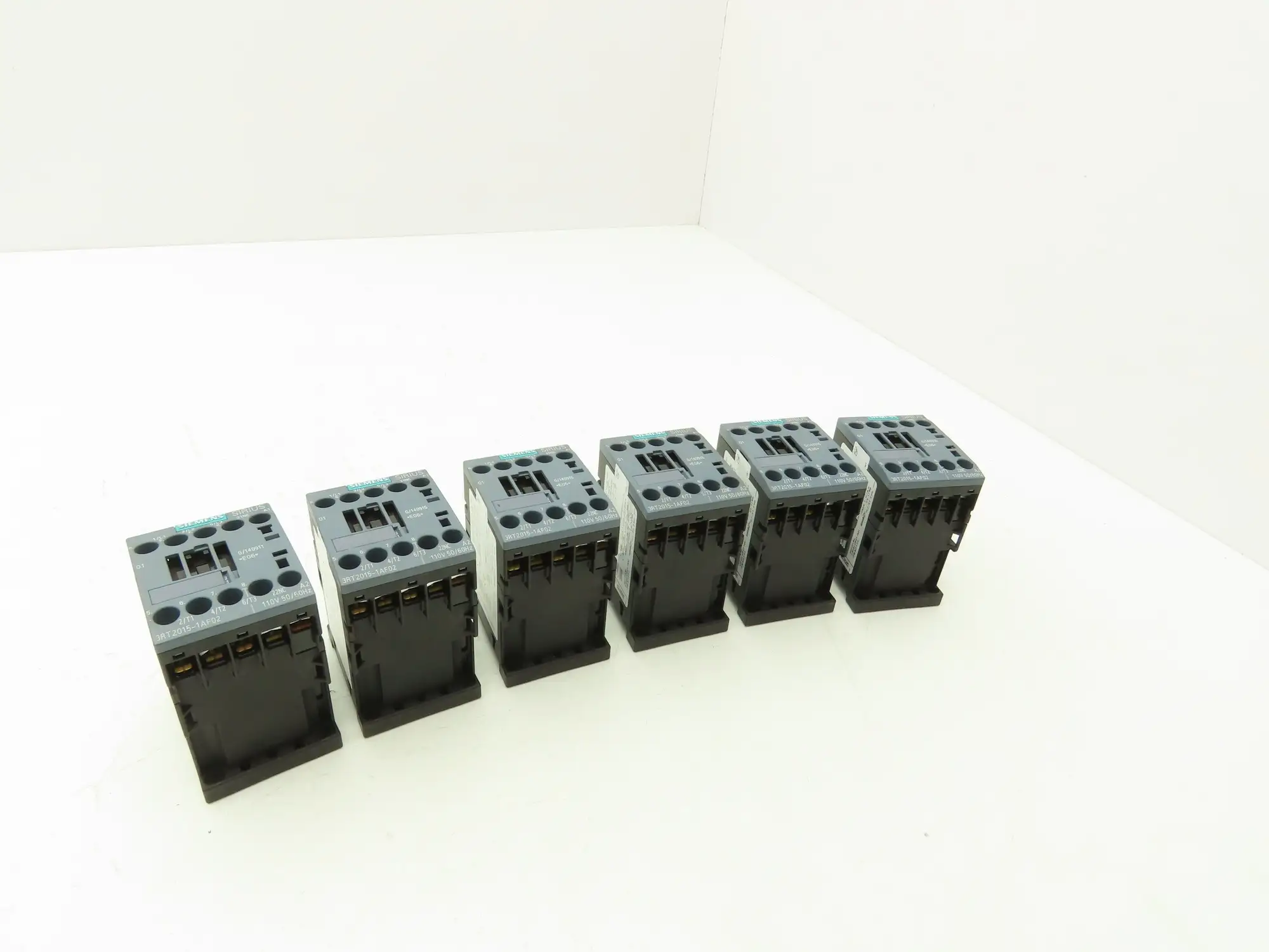 Siemens 3RT2015-1AF02 Contactor 7.5HP 3PH 575VAC 20A 2NC Lot of 6