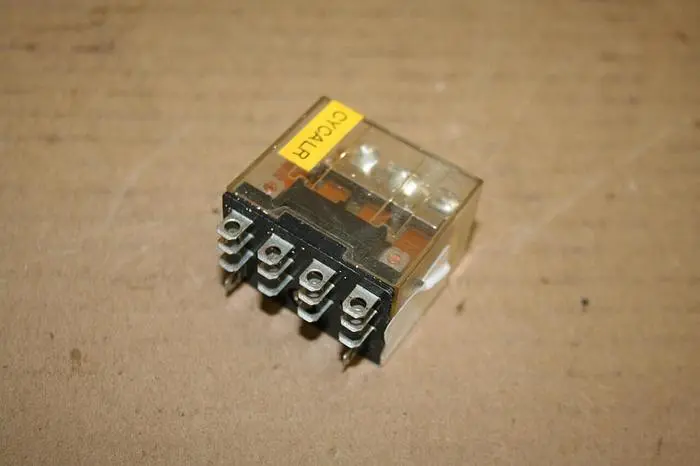 Used OMRON LY4 Relays & Switches Michigan US | Ideal Machinery #590013