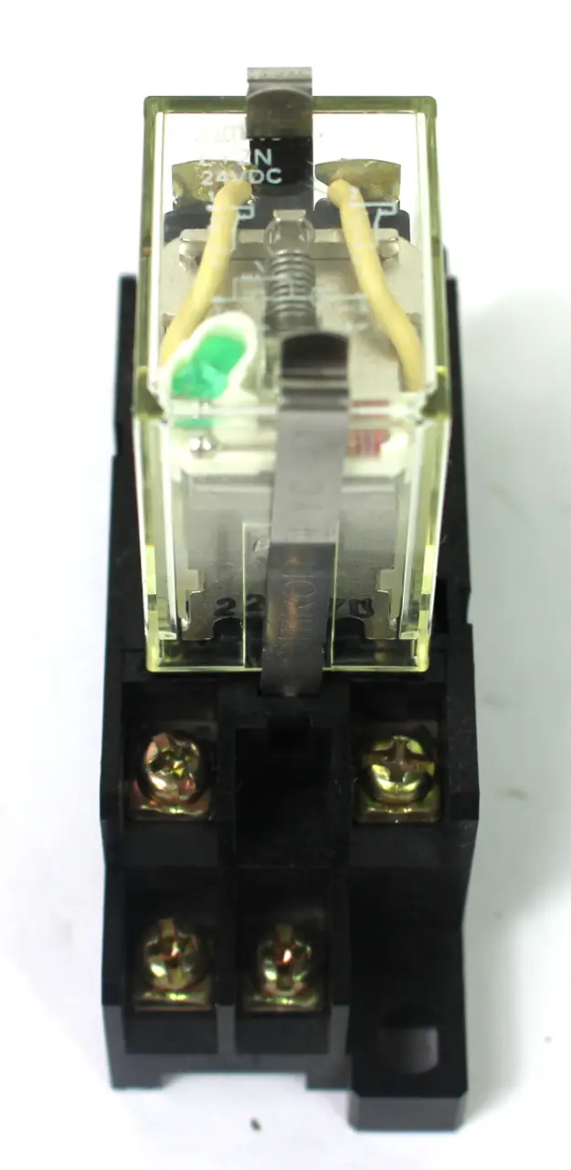 Omron LY2N Relay w/ Socket Base, 10A, 8 Pin
