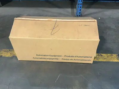 Used SCHNEIDER ELECTRIC ASH819209 PLC Chassis Ohio US | HGR 24 #1406221