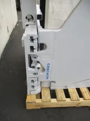 Used CASCADE 25D-23518 Forklift Attachments California US | TNT Industrial #1262298