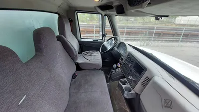 2015 INTERNATIONAL 4300 SBA 4X2 BOX TRUCK Highway Tractors | Platinum Group (30)