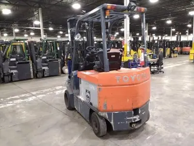 USED 2017 TOYOTA 7FBCU35