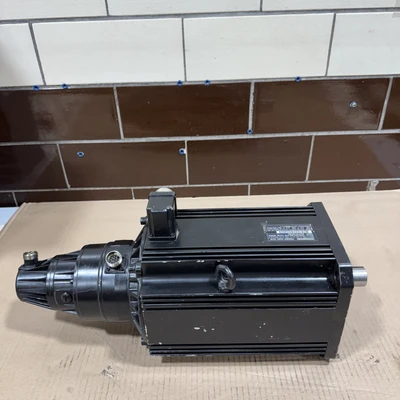 USED Indramat Bosch Group MAC112B-0-GD-4-C/130-A-0/WI524LV