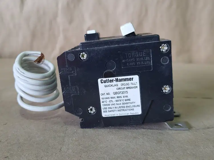 New | in-Stock CUTLER-HAMMER QBGF2015 Switchgears British Columbia CA | Lenmark #239013