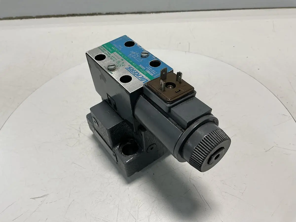 USED VICKERS DG4V-3S-2A-M-U-HL7-60-EN490