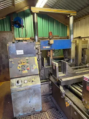 Metal Cutting Saw w/ Rollers