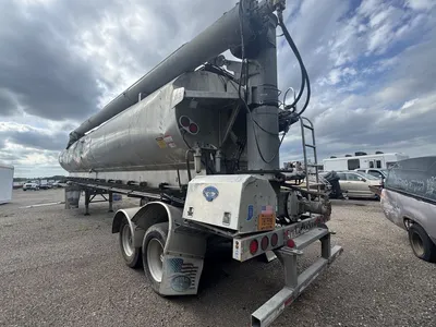 Used 2020 HENSLEY PNEUMATIC BULK FEED TRAILER Tanker Trailers Minnesota US | Carco Truck & Equipment #1513903