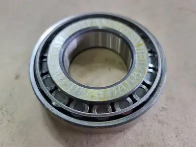 NEW SKF 30207 J2/Q