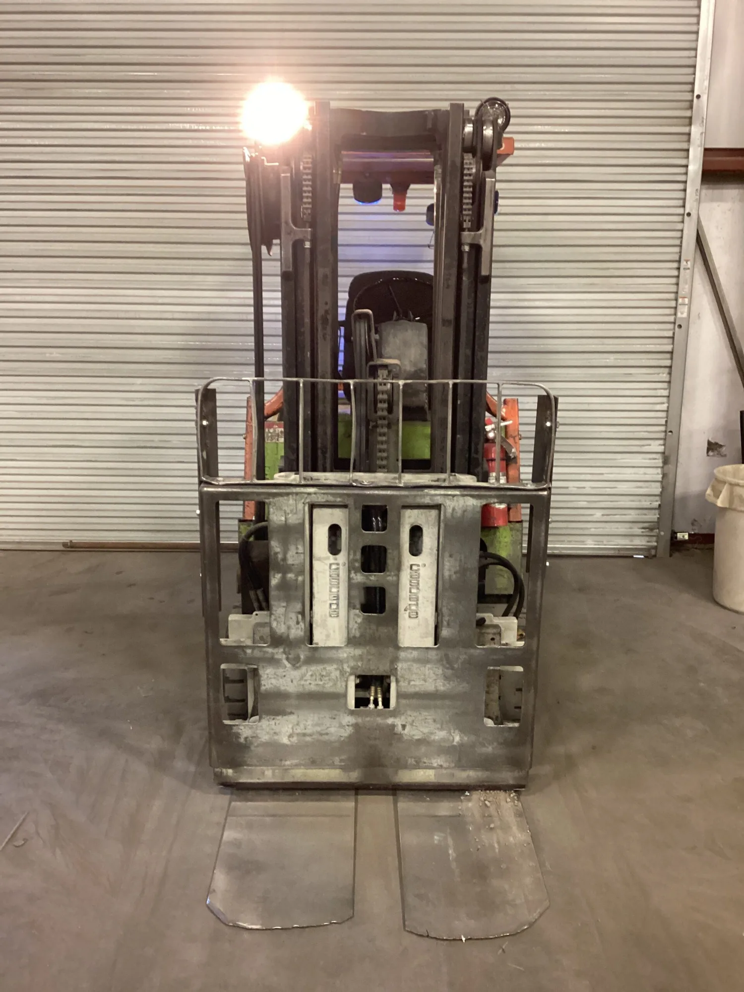 Hyster E50XL Electric Forklift / 24” Paper Roll Grab Forklift 48V