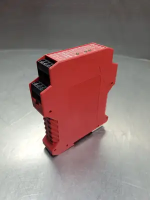 USED Allen-Bradley 440R-N23132 Ser C GuardMaster Safety Relay, MSR127TP