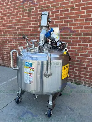 USED DCI 500 LITER STAINLESS STEEL JACKETED REACTOR 45 PSI W/ 0.5 HP MIXER
