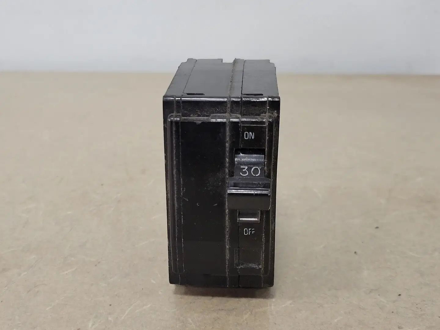 USED SQUARE D QO230