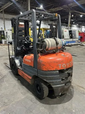 USED TOYOTA 42-6FGU25