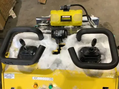 Landhonor Mini Skid Steer Loader (LDR-T460K1) ***