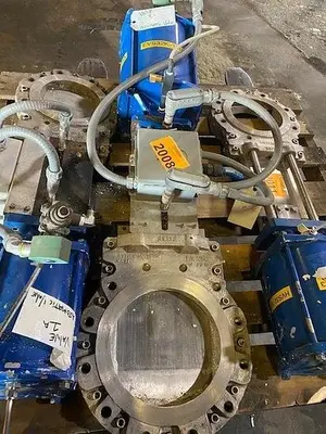 USED REISS PNEUMATIC KNIFE GATE VALVES