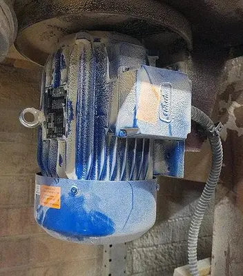 USED DUSTEK 750, 7.5 HP, 6-BAG DUST-COLLECTOR