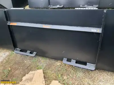 New Tomahawk 96” snow/mulch skid steer bucket, welded on high carbon cutting edge, skid steer...