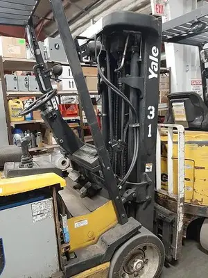 USED YALE ELECTRIC FORKLIFTS PACKAGE
