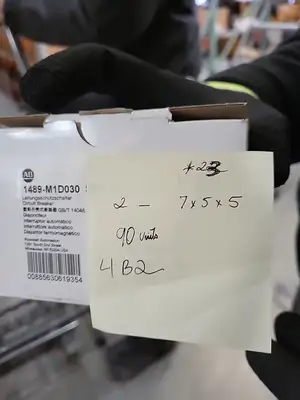 Allen Bradley 1489-M1D030 ser D breaker Loc4B2