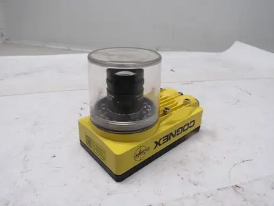 Cognex 800-5834-1F In-Sight 5110 /REV H 24VDC Fujinon 1:1.4/9mm HF6HA-1B Scanner