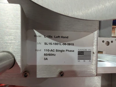 Universal Top and Bottom Label Applicator with Top-and-Bottom Transport Conveyor