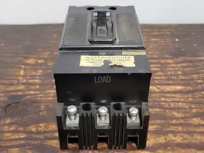 100 Amp 3 Pole 600 volts Circuit Breaker