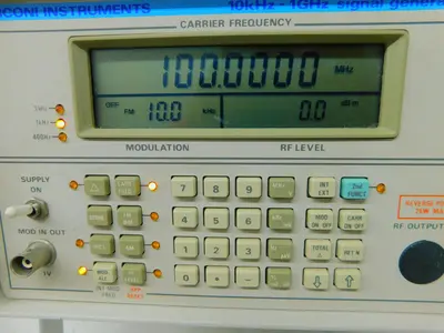 Used _UNKNOWN_ _UNKNOWN_ Signal Generators Texas US | Aucto #1479597