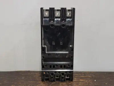 100 Amp 3 Pole 600 volts Circuit Breaker