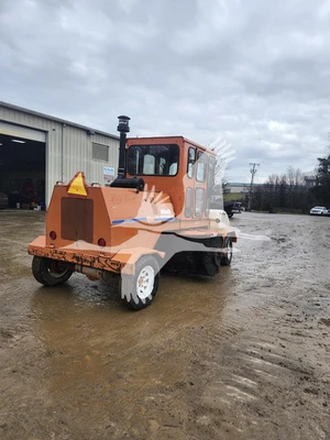 USED 2005 BROCE RJ350