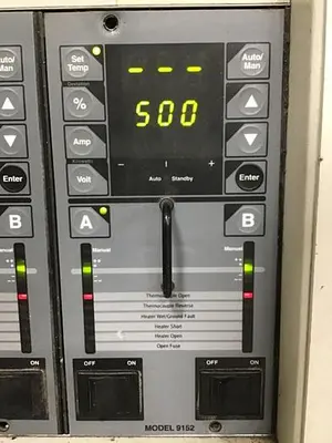USED HUSKY 9152