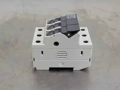 USED ALLEN-BRADLEY 1492-FB3C30-L