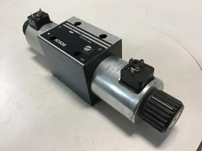 USED BOSCH 0 810 001 776