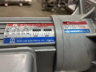 SeaPro 3 Lane Piston Depositor with Agitated Hopper
