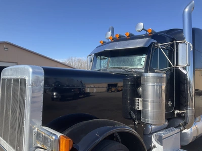USED 2000 PETERBILT 379