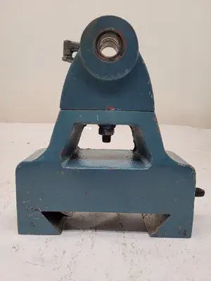 Used BRIDGEPORT RIGHT ANGLE SUPPORT Misc Industrial Equipment Kentucky US | Aucto #688118