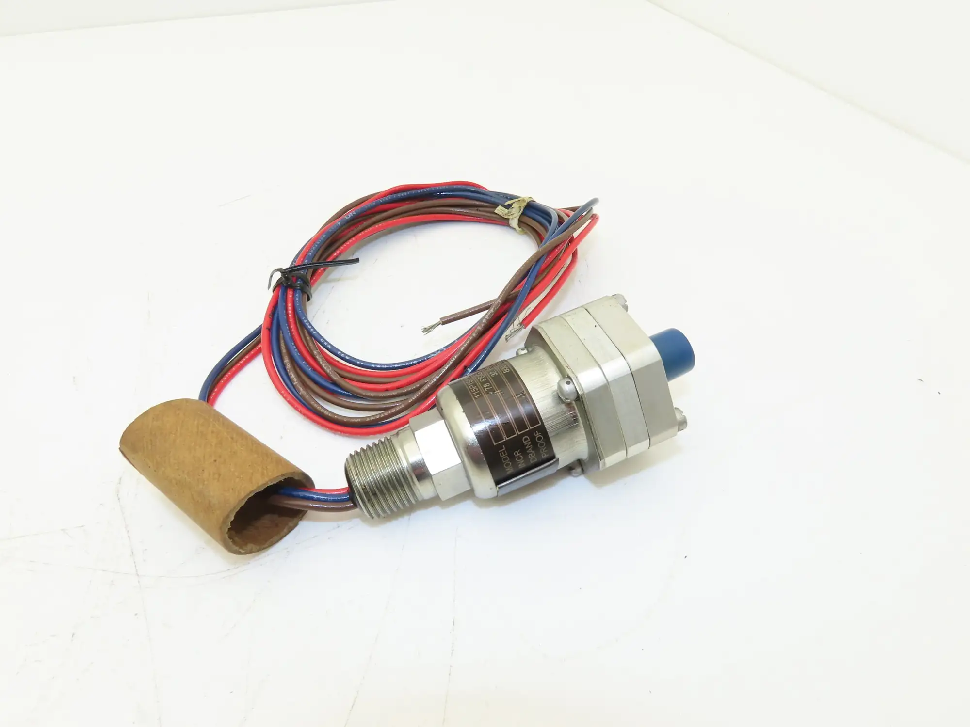 ITT Neo-Dyn 115P1S136 Pressure Switch 5A 125/250VAC 1/4"x 1/2"NPT