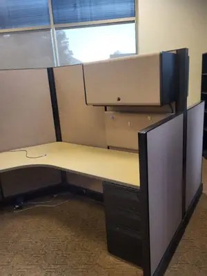 Herman Miller 3-Person Workstation Cubicle 120-Degree Layout with Acoustic Panels & Roll-Top Desk Wall Unit