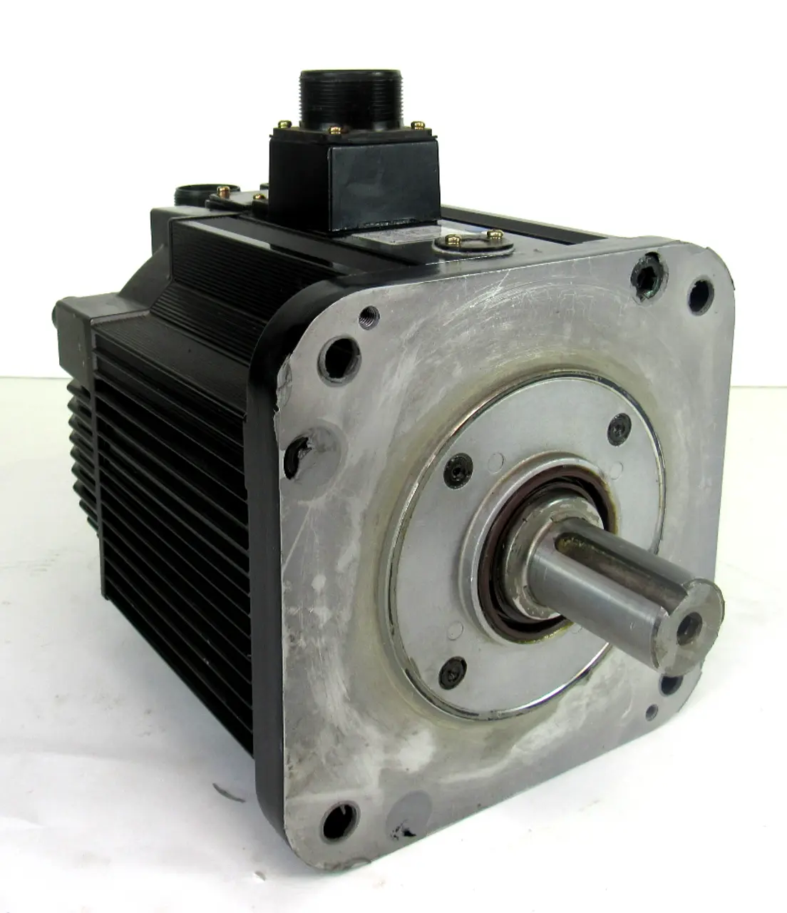 USED YASKAWA ELECTRIC SGMGH-30A2A-YRA1