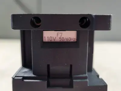 32 Amp, 3 Pole, 2 NO + 2 NC, 115 VAC Coil Contactor C05F7