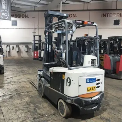 USED 2019 CROWN FC5225-60
