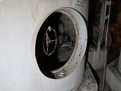 USED APACHE STAINLESS TANK