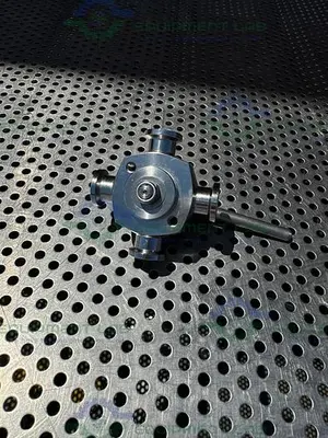 USED GE HEALTHCARE SALVI DN10 969 4-WAY 316 VALVE 18-1012-56 W/ 1/2" SANITARY FITTING