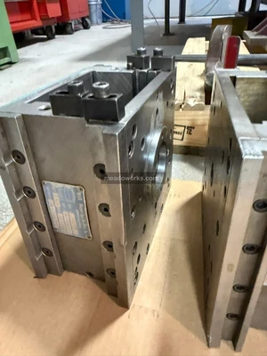 Used Master Unit Die 6731 Injection Molding Parts Illinois US | Meadoworks #1514575