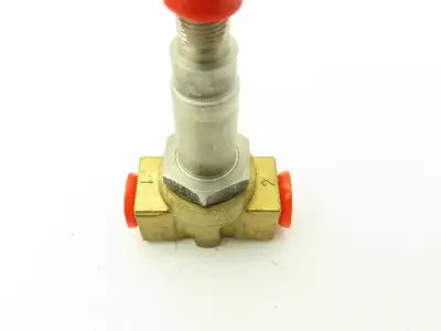 Honeywell Skinner 713N6 Solenoid Valve 3-Way (NC) 1/4" NPT -No Coil  LOT OF 2