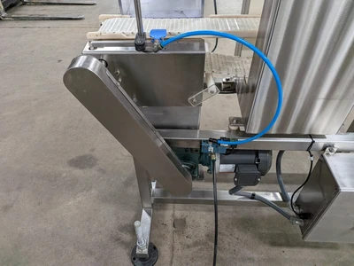 USED 2003 LOMA SENTRY