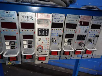 D-m-e Company Temperature Controller