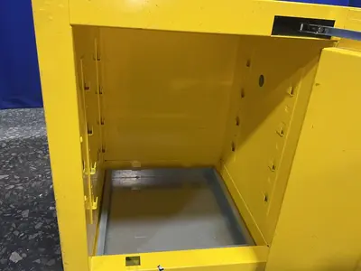 Used JUSTRITE 890420 Cabinets Ohio US | HGR 24 #1460149