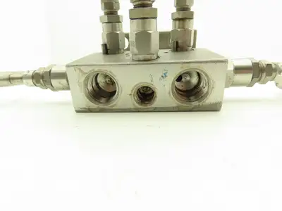 Century Valve CM1051F49CDG 5 Valve Differential Pressure Manifold 1/2" NPT SST